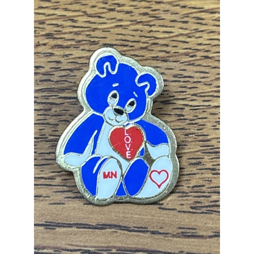 Vintage Teddy Bear Pin Love MN Gold Tone Lapel Enamel Collectible Pin